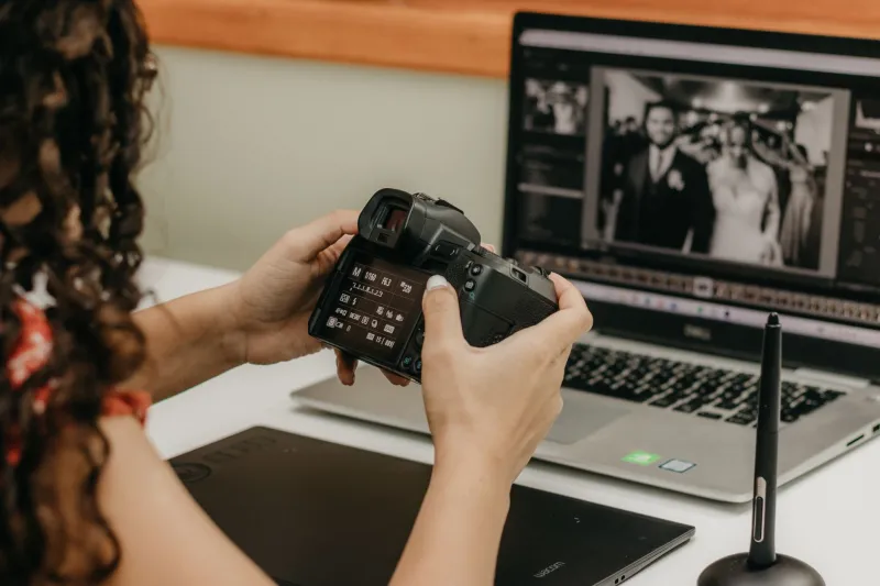 When Machines Enter the Market: Stock Photographers Chart a Course Through the Generative AI Disruption